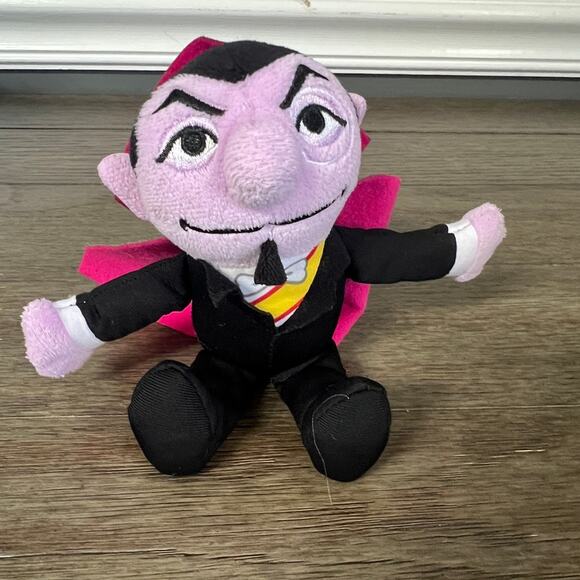 Sesame Street Muppets Count Von Count Plush - Picture 1 of 5